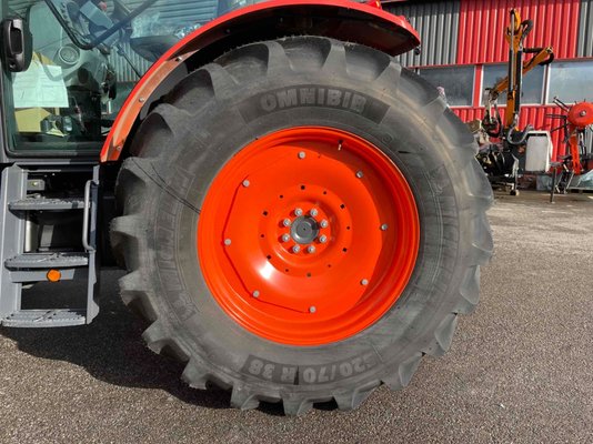 Tracteur agricole Kubota M6-121 UTILITY