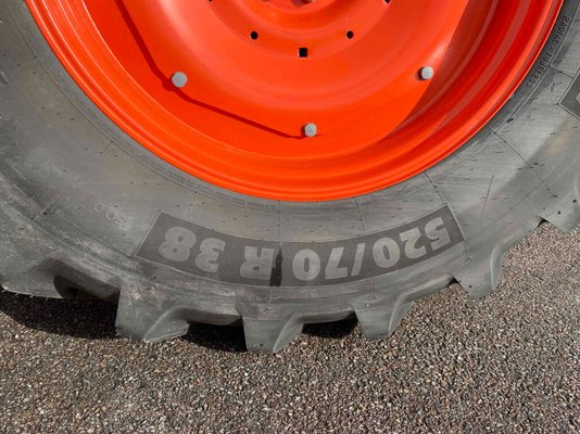 Tracteur agricole Kubota M6-121 UTILITY