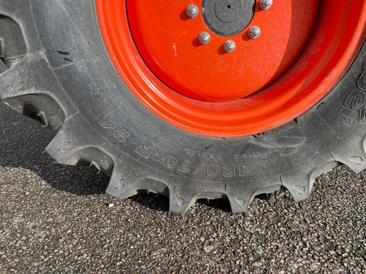 Tracteur agricole Kubota M6-121 UTILITY