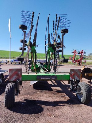 Andaineur Deutz-Fahr SWATMASTER 7641