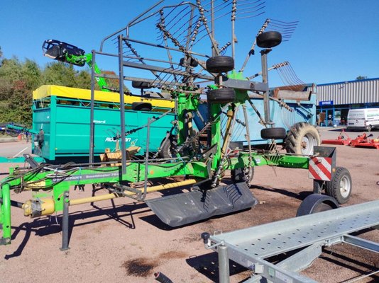 Andaineur Deutz-Fahr SWATMASTER 7641