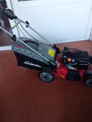 Tondeuse poussée et tractée Colombia PTM 460TIVX