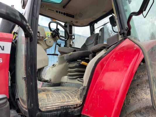 Tracteur agricole Massey Ferguson 6714s