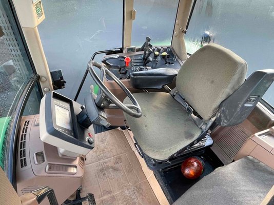 Tracteur agricole John Deere 7700