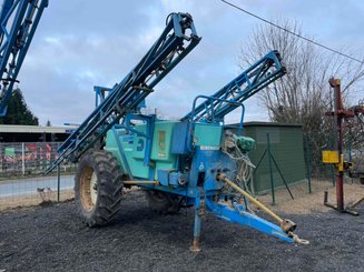 Pulvérisateur traîné Berthoud MACH 32 - 6