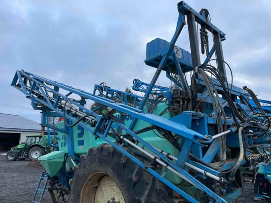 Pulvérisateur traîné Berthoud MACH 32