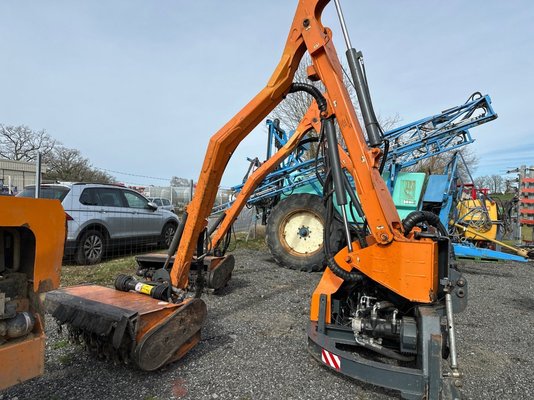 Épareuse Rousseau KASTOR 550 PA