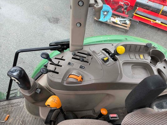 Tracteur agricole John Deere 5090M