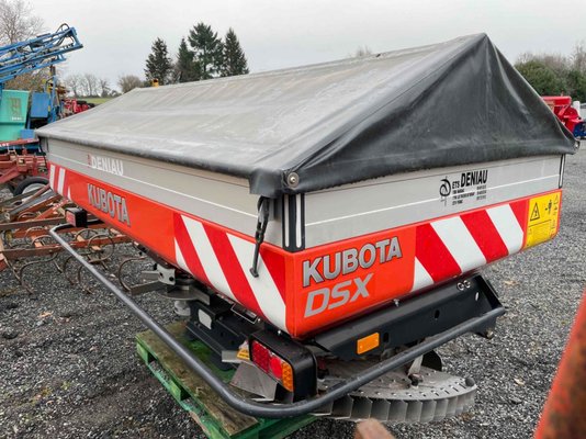 Distributeur d'engrais Kubota DSX-W2800