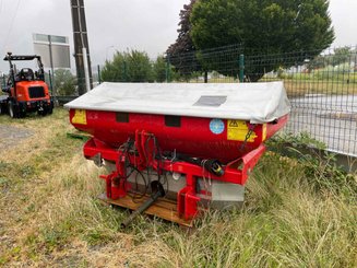 Distributeur d'engrais Kverneland EXACTA CL1100 - 1