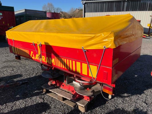 Distributeur d'engrais Agram JETSPREAD281