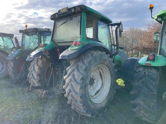 Tracteur agricole Valtra T 120 - 2