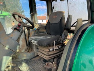 Tracteur agricole Valtra T 120 - 7