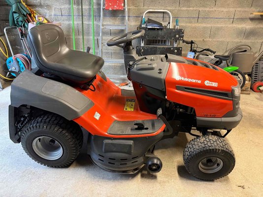Tondeuse autoportée Husqvarna TC138