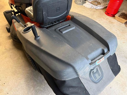 Tondeuse autoportée Husqvarna TC138