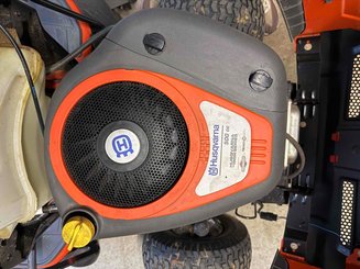 Tondeuse autoportée Husqvarna TC138 - 8