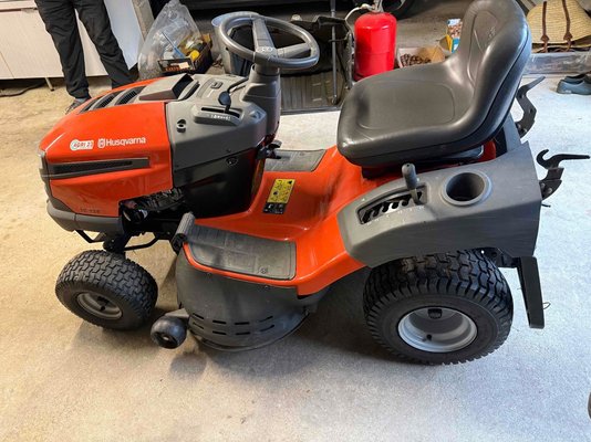 Tondeuse autoportée Husqvarna TC138