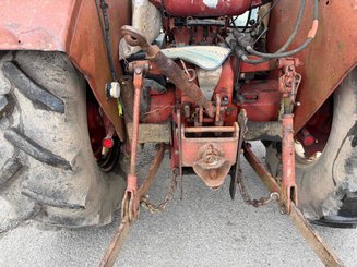 Tracteur agricole International 523 - 4