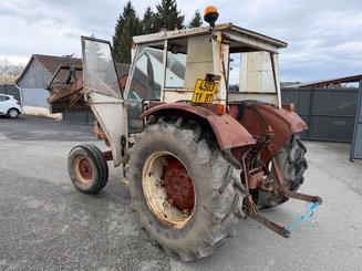 Tracteur agricole International 523 - 3