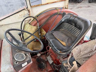 Tracteur agricole International 523 - 7