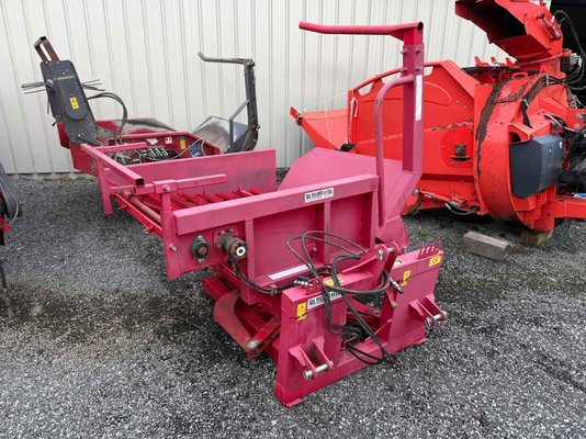 Dérouleuse de balle MC Agri R600AFM