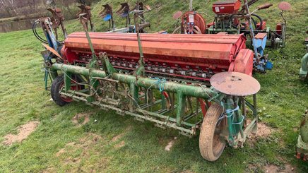 Semoir à grains Nodet 19 rangs - 1