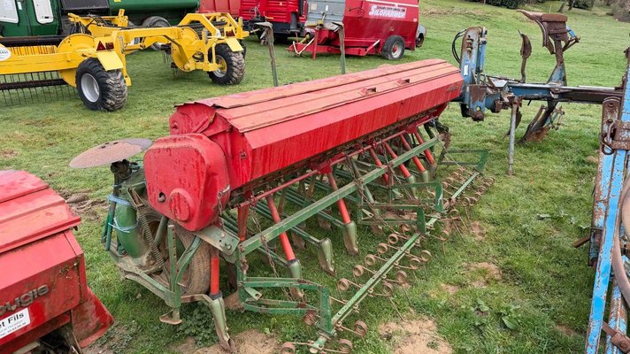 Semoir à grains Nodet 19 rangs